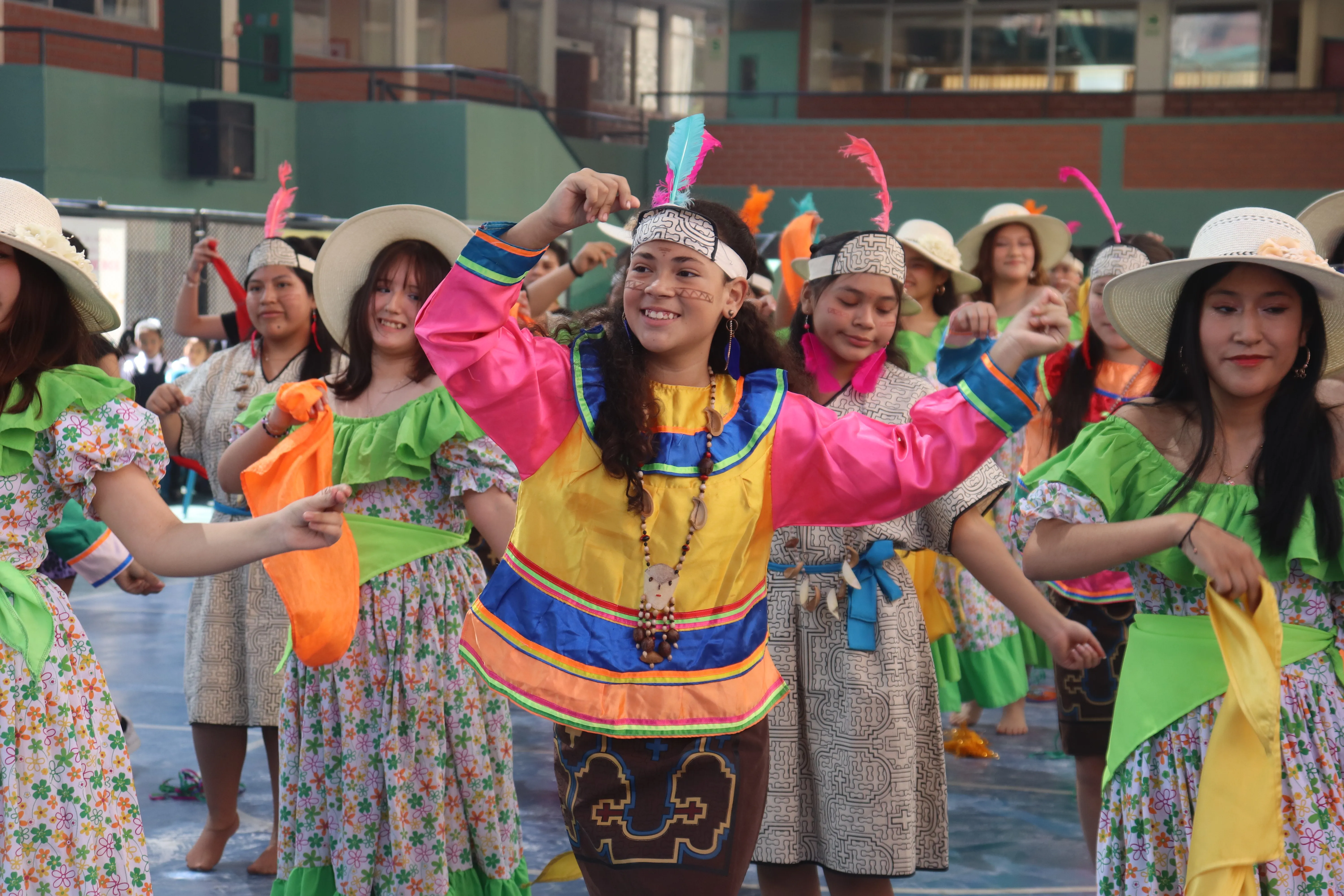 Baile de bienvenida para la representante de la hermana general